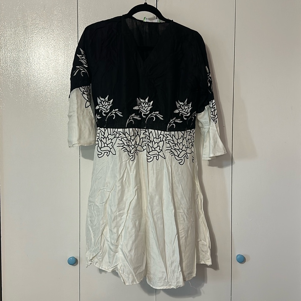 Women Dress Full size dress V Shape Neck
